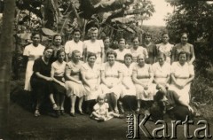 1942-1946, Masindi, Uganda.
Mieszkanki osiedla dla polskich uchodźców.
Fot. NN, udostępnili Zofia i Julian Michalski, zbiory Ośrodka KARTA