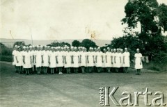 Ok. 1943-1944, Koja, Uganda.
Grupa mieszkanek osiedla dla polskich uchodźców.
Fot. NN, udostępnili Zofia i Julian Michalski, zbiory Ośrodka KARTA