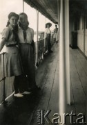 1943-1948, Afryka.
Zofia Ślimak (z lewej, potem Michalski) z koleżanką.
Fot. NN, udostępnili Zofia i Julian Michalski, zbiory Ośrodka KARTA