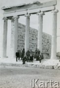 Styczeń 1940, Ateny, Grecja.
Wycieczka na Akropol w czasie ewakuacji Mieczysława Stachiewicza do Francji. 
Fot. NN, udostępnił Mieczysław Stachiewicz, zbiory Ośrodka KARTA