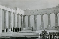 Styczeń 1940, Ateny, Grecja.
Wycieczka na Akropol w czasie ewakuacji Mieczysława Stachiewicza do Francji. 
Fot. NN, udostępnił Mieczysław Stachiewicz, zbiory Ośrodka KARTA