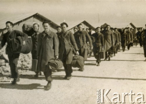 Czerwiec 1940, Lyon Bron, Francja. 
Ewakuacja żołnierzy polskich.
Fot. NN, udostępnił Mieczysław Stachiewicz, zbiory Ośrodka KARTA