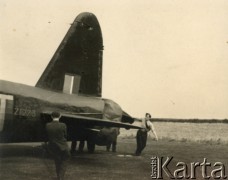 5.05.1942-20.11.1942, Hemswell, Wielka Brytania.
Załoga 301 Dywizjonu Bombowego RAF przy Wellingtonie. 
Fot. NN, udostępnił Mieczysław Stachiewicz, zbiory Ośrodka KARTA