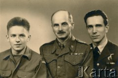 1945, Paryż, Francja.
Olgierd Sawicki, gen. Kazimierz Sawicki, Jan Rabek.
Fot. NN, udostępnił Mieczysław Stachiewicz, zbiory Ośrodka KARTA