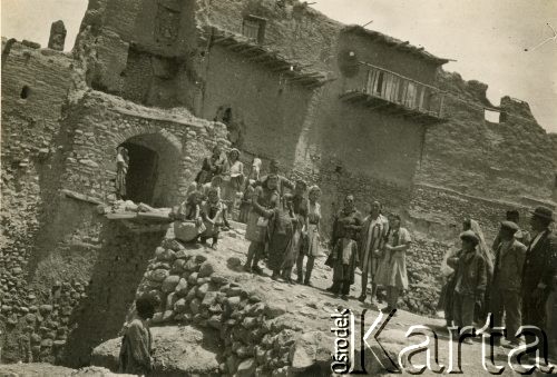 1946, Iran.
Wycieczka uczennic polskiego gimnazjum po maturze.
Fot. NN, udostępniła Irena Godyń, zbiory Ośrodka KARTA