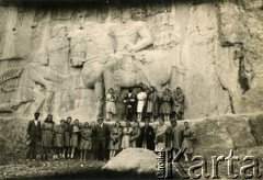 1946, Iran.
Wycieczka uczennic polskiego gimnazjum po maturze.
Fot. NN, udostępniła Irena Godyń, zbiory Ośrodka KARTA