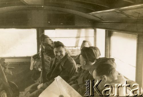 Lata 40., Szkocja, Wielka Brytania.
Żołnierze 9 Pułk Ułanów Małopolskich, w środku Zygmunt Godyń.
Fot. NN, udostępniła Irena Godyń, zbiory Ośrodka KARTA