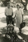 Luty 1951, Melbourne, Australia. 
Józefa z domu Juchniewicz (siostra Ireny Godyń) i Jan Roszkowscy z synem Krzysztofem w zoo.
Fot. NN, udostępniła Irena Godyń, zbiory Ośrodka KARTA