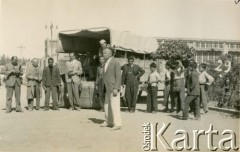 1943, Isfahan (?), Iran.
Dyrektor (Polak) miejscowej fabryki.
Fot. NN, udostępnili Ewa i Stefan Petrusewiczowie, zbiory Ośrodka KARTA