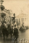 Ok. 1930, Wilno, Litwa.
Pochód ulicami miasta z okazji Kaziuka, w głębi katedra św. Stanisława Biskupa i św. Władysława.
Fot. NN, udostępnili Ewa i Stefan Petrusewiczowie, zbiory Ośrodka KARTA