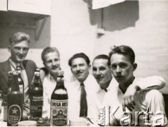 1950, Egipt.
Boże Narodzenie, od lewej: Stefan Petrusewicz, Poplewski, Michoń, Kowalczyk, Syposz.
Fot. NN, udostępnili Ewa i Stefan Petrusewiczowie, zbiory Ośrodka KARTA