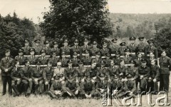 1947, Halton, Anglia, Wielka Brytania.
Fotografia pamiątkowa na zakończenie szkoły. W górnym rzędzie 7. z lewej Stefan Petrusewicz.
Fot. NN, udostępnili Ewa i Stefan Petrusewiczowie, zbiory Ośrodka KARTA