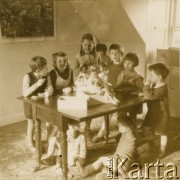 1940-1941, Castle Mains, Szkocja, Wielka Brytania.
Grupa przedszkolaków.
Fot. NN, udostępnili Ewa i Stefan Petrusewiczowie, zbiory Ośrodka KARTA