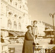 1938, Nicea, Francja.
Irena Drągowska z domu Eysymontt z córką Ewą.
Fot. NN, udostępnili Ewa i Stefan Petrusewiczowie, zbiory Ośrodka KARTA