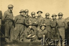 1940-1945, Wielka Brytania.
I Korpus Polski, żołnierze z oddziału artylerii przeciwlotniczej.
Fot. NN, udostępnili Stanisława i Józef Kaleta, zbiory Ośrodka KARTA