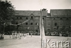 Ok. 1947, Bombaj, Indie.
Dziedziniec anglojęzycznej szkoły jezuitów, do której uczęszczał Albin Tybulewicz.
Fot. NN, udostępniła Tuliola Tybulewicz, zbiory Ośrodka KARTA