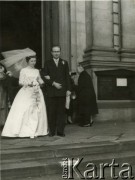 Grudzień 1959, Londyn, Anglia, Wielka Brytania.
Tuliola z domu Bryl i Albin Tybulewiczowie w dniu ślubu.
Fot. NN, udostępniła Tuliola Tybulewicz, zbiory Ośrodka KARTA