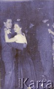 Lata 50., Anglia, Wielka Brytania.
Ryszard Grzybowski z koleżanką.
Fot. NN, udostępnili Czesława i Ryszard Grzybowscy, zbiory Ośrodka KARTA