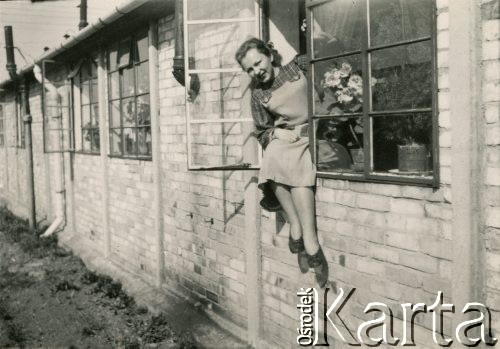 Lata 50., Stowell Park, Anglia, Wielka Brytania.
Czesława Rachel, potem Grzybowska.
Fot. NN, udostępnili Czesława i Ryszard Grzybowscy, zbiory Ośrodka KARTA