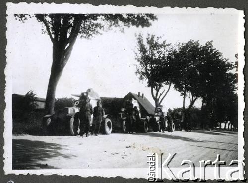 19.03.1936, Warszawa, Polska.
Przygotowania do defilady w dniu imienin ś.p. Józefa Piłsudskiego. Kompania samochodów ciężkich.
Fot. NN, kolekcja Jana Gozdawy-Gołębiowskiego, zbiory Ośrodka KARTA