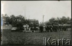 1931-1937, Brześć nad Bugiem, woj. poleskie, Polska.
Święto 4 Batalionu Pancernego Wojska Polskiego (do 1935 r. 4 Dywizjonu Pancernego) obchodzone 1 czerwca. Uczestnicy mszy polowej.
Fot. NN, kolekcja Jana Gozdawy-Gołębiowskiego, zbiory Ośrodka KARTA