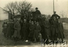 1936-1937, Bydgoszcz, woj. pomorskie, Polska. 
Grupa żołnierzy z 8 Batalionu Pancernego Wojska Polskiego.
Fot. NN, kolekcja Jana Gozdawy-Gołębiowskiego, zbiory Ośrodka KARTA