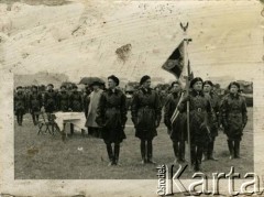 26.05.1938, Warszawa, Polska. 
Delegacja żołnierzy z 8 Batalionu Pancernego Wojska Polskiego podczas uroczystości wręczenia jednostce sztandaru na Polu Mokotowskim. 
Fot. NN, kolekcja Jana Gozdawy-Gołębiowskiego, zbiory Ośrodka KARTA