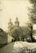 1931, Kraków, Rzeczpospolita Polska.
Widok na Kościół św. Michała Archanioła i św. Stanisława Biskupa.  
Fot. NN, kolekcja Larysy Zajączkowskiej-Mitznerowej, zbiory Ośrodka KARTA