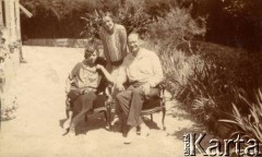1925-1927, Juan-les-Pins, Francja.
Doktor Winterfeld z żoną Larissą, właściciele pensjonatów 