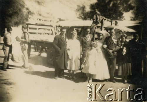 1958, Coronel du Graty, prowincja Chaco, Argentyna.
Ślub Stanisławy Wojtuń. 
Fot. NN, zbiory Stanisława Wojtuń, reprodukcje cyfrowe w Bibliotece Polskiej im. Ignacego Domeyki w Buenos Aires (Biblioteca Polaca Ignacio Domeyko) i w Ośrodku KARTA w Warszawie.