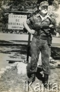Lata 80., prowincja Corrientes, Argentyna. 
Syn Wiktorii Błaszczak - Antonio - w wojsku.
Fot. NN, zbiory Wiktorii Błaszczak, reprodukcje cyfrowe w Bibliotece Polskiej im. Ignacego Domeyki w Buenos Aires (Biblioteca Polaca Ignacio Domeyko) i w Ośrodku KARTA w Warszawie.