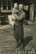 Po 1945, Polska.
Jan Kołodziej, brat Juljana Kołodzieja, który wyemigrował do Argentyny.
Fot. NN, udostępnił Alfredo Kołodziej, reprodukcje cyfrowe w Bibliotece Polskiej im. Ignacego Domeyki w Buenos Aires (Biblioteca Polaca Ignacio Domeyko) i w Ośrodku KARTA w Warszawie.
