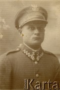 Przed 1939, Polska.
Brat Juljana Kołodzieja.
Fot. NN, udostępnił Alfredo Kołodziej, reprodukcje cyfrowe w Bibliotece Polskiej im. Ignacego Domeyki w Buenos Aires (Biblioteca Polaca Ignacio Domeyko) i w Ośrodku KARTA w Warszawie.