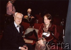 Brak daty, Londyn, Anglia, Wielka Brytania.
Z lewej Wojciech Falkowski (1930-2015), lekarz psychiatra i artysta malarz, profesor Polskiego Uniwersytetu na Obczyźnie, rektor uczelni w latach 2002-2011.
Fot. NN, kolekcja Polskiego Uniwersytetu na Obczyźnie w Londynie, zbiory Ośrodka KARTA