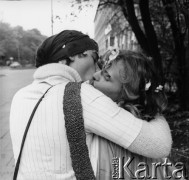 1977, Kraków, Polska.
Juwenalia, studenci na ulicy.
Fot. Stanisław Kulawiak, zbiory Ośrodka KARTA.
