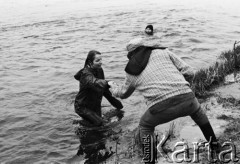 1977, rzeka Nida, Polska.
Spływ kajakowy Akademickiego Klubu Turystyki Kajakowej  