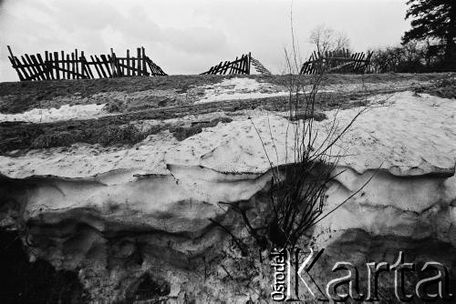 Luty 1977, Bystrzyca Kłodzka, woj. wałbrzyskie, Polska.
Miasto zimą.
Fot. Stanisław Kulawiak, zbiory Ośrodka KARTA