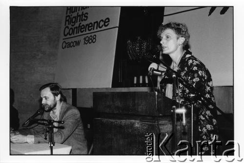 25–28.08.1988, Kraków, Polska.
Międzynarodowa Konferencja Praw Człowieka, odbywająca się w kościele św. Maksymiliana Marii Kolbego w Mistrzejowicach.
Fot. Stanisław Kulawiak, zbiory Ośrodka KARTA