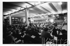 25–28.08.1988, Kraków, Polska.
Obrady Międzynarodowej Konferencji Praw Człowieka w kościele św. Maksymiliana Marii Kolbego w Mistrzejowicach.
Fot. Stanisław Kulawiak, zbiory Ośrodka KARTA