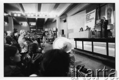 25–28.08.1988, Kraków, Polska.
Obrady Międzynarodowej Konferencji Praw Człowieka w kościele św. Maksymiliana Marii Kolbego w Mistrzejowicach.
Fot. Stanisław Kulawiak, zbiory Ośrodka KARTA