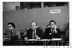 25–28.08.1988, Kraków, Polska.
Dziennikarze biorący udział w obradach Międzynarodowej Konferencji Praw Człowieka w kościele św. Maksymiliana Marii Kolbego w Mistrzejowicach.
Fot. Stanisław Kulawiak, zbiory Ośrodka KARTA