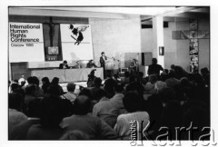 25–28.08.1988, Kraków, Polska.
Obrady Międzynarodowej Konferencji Praw Człowieka w kościele św. Maksymiliana Marii Kolbego w Mistrzejowicach. 
Fot. Stanisław Kulawiak, zbiory Ośrodka KARTA