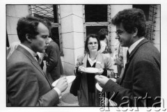 25–28.08.1988, Kraków, Polska.
Uczestnicy międzynarodowej Konferencji Praw Człowieka, odbywającej się w kościele św. Maksymiliana Marii Kolbego w Mistrzejowicach. 
Fot. Stanisław Kulawiak, zbiory Ośrodka KARTA