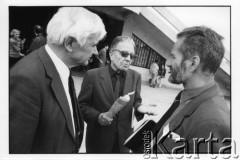 25–28.08.1988, Kraków, Polska.
Międzynarodowa Konferencja Praw Człowieka, odbywająca się w kościele św. Maksymiliana Marii Kolbego w Mistrzejowicach. Z lewej Jan Józef Lipski.
Fot. Stanisław Kulawiak, zbiory Ośrodka KARTA 
