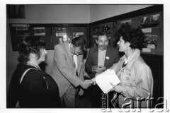 25–28.08.1988, Kraków, Polska.
Uczestnicy międzynarodowej Konferencji Praw Człowieka, odbywającej się w kościele św. Maksymiliana Marii Kolbego w Mistrzejowicach. 
Fot. Stanisław Kulawiak, zbiory Ośrodka KARTA