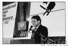 25–28.08.1988, Kraków, Polska.
Międzynarodowa Konferencja Praw Człowieka, odbywająca się w kościele św. Maksymiliana Marii Kolbego w Mistrzejowicach.
Fot. Stanisław Kulawiak, zbiory Ośrodka KARTA