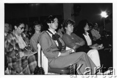 25–28.08.1988, Kraków, Polska.
Uczestnicy Międzynarodowej Konferencji Praw Człowieka, odbywającej się w kościele św. Maksymiliana Marii Kolbego w Mistrzejowicach.
Fot. Stanisław Kulawiak, zbiory Ośrodka KARTA