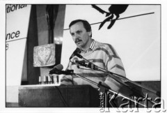 25–28.08.1988, Kraków, Polska.
Uczestnik Międzynarodowej Konferencji Praw Człowieka, odbywającej się w kościele św. Maksymiliana Marii Kolbego w Mistrzejowicach. Przemawia Mieczysław Gil.
Fot. Stanisław Kulawiak, zbiory Ośrodka KARTA