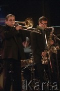 27.11.1998, Kalisz, Polska.
25. Międzynarodowy Festiwal Pianistów Jazzowych. Występ Acoustic Jazz Sextet, na zdjęciu Paweł Golec i Grzegorz Piotrowski.
Fot. Stanisław Kulawiak, zbiory Ośrodka KARTA