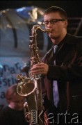 27.11.1998, Kalisz, Polska.
25. Międzynarodowy Festiwal Pianistów Jazzowych. Występ Acoustic Jazz Sextet, na zdjęciu Grzegorz Piotrowski.
Fot. Stanisław Kulawiak, zbiory Ośrodka KARTA